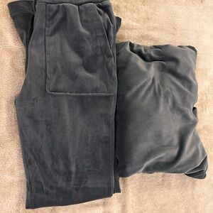 Cable & Gauge Studio Cozy Hoodie in Charcoal Gray